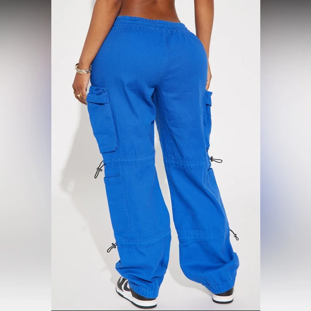 Blue Jeans - Picture 2 of 5